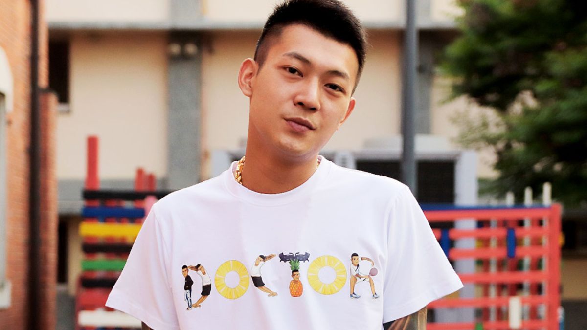 ▲鳳梨分享昔日輝煌趣事，並在臉書呼籲民眾一定要戴好口罩。（圖／鳳梨臉書）