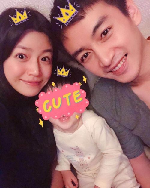 ▲陳妍希（左）與陳曉（右）結婚初期很甜蜜。（圖／陳妍希IG＠yanxi531）