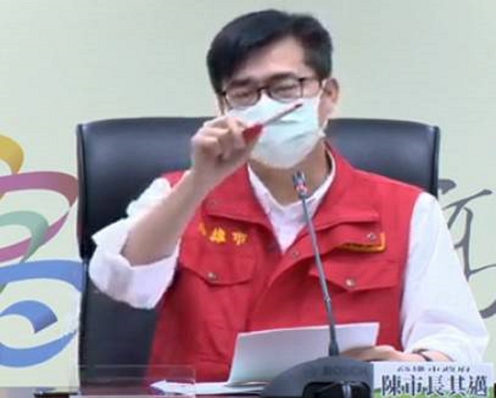 ▲陳其邁表示，早餐店一家4人確診，他希望大家不要獵巫，因為染病不是任何人的事，盼大家互相體諒。(圖／高市府提供)