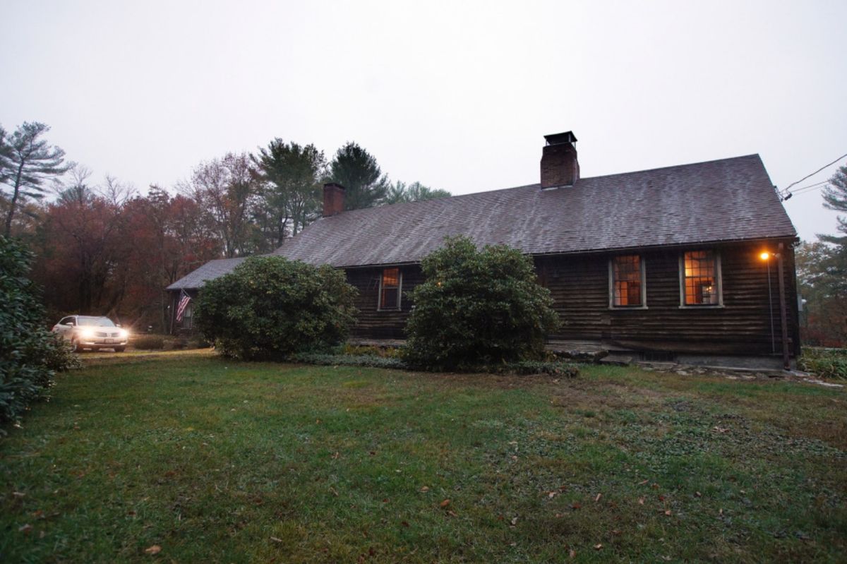 ▲2013年上映的恐怖電影厲陰宅，其位於美國羅德島州的原型屋至今仍存在，並已數度易手。（圖／翻攝自紐約郵報）