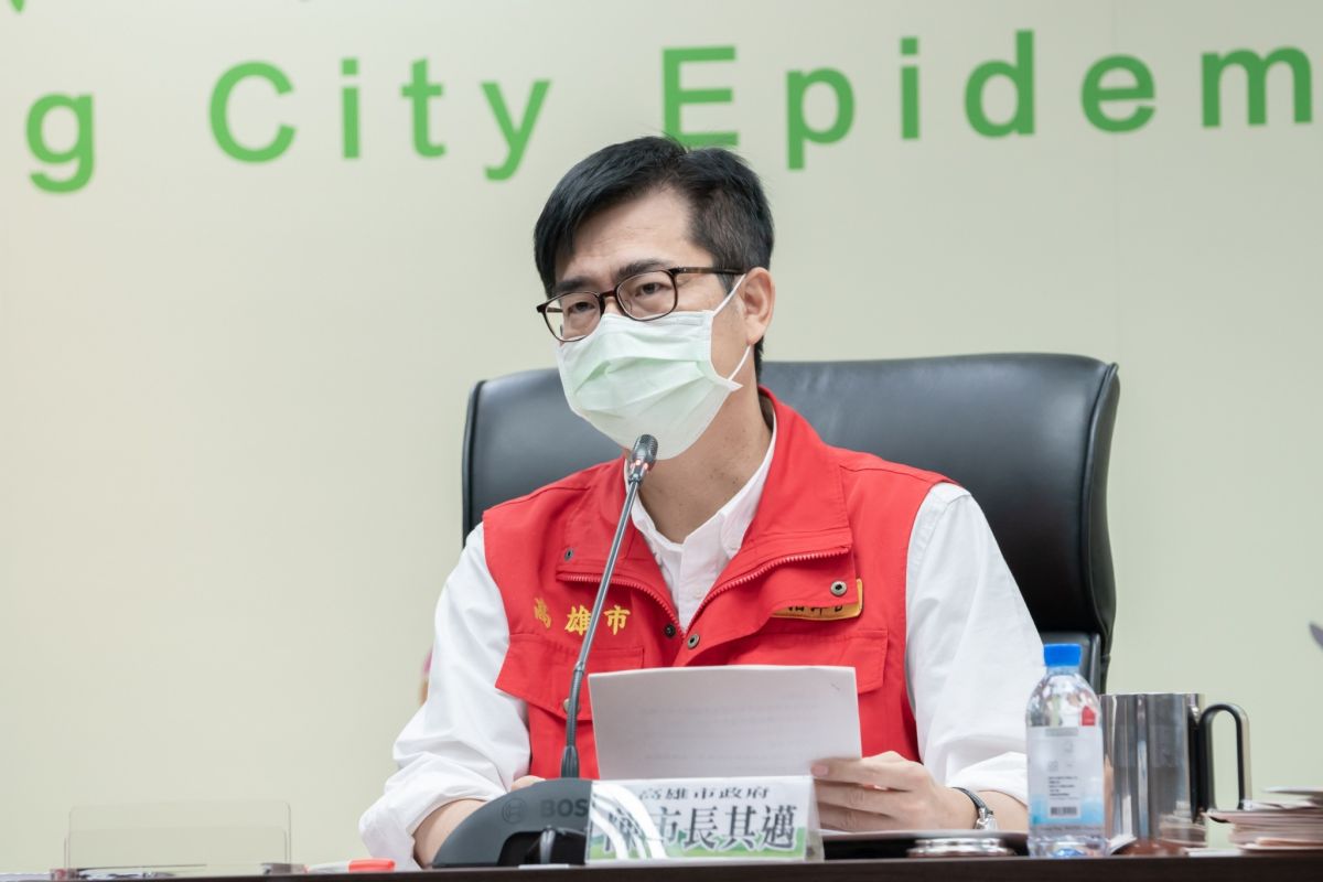 ▲陳其邁痛批案6771賭場老闆是「要賭不要命」，到昨天都沒有如實交代去打牌的有那些人，所以除了將用傳染病防治法第43條處以新台幣6萬元以上、30萬以下罰鍰之外，也會根據嚴重特殊傳染性肺炎防治及紓困振興特別條例第13條規定移送法辦。（圖／高雄市政府提供）