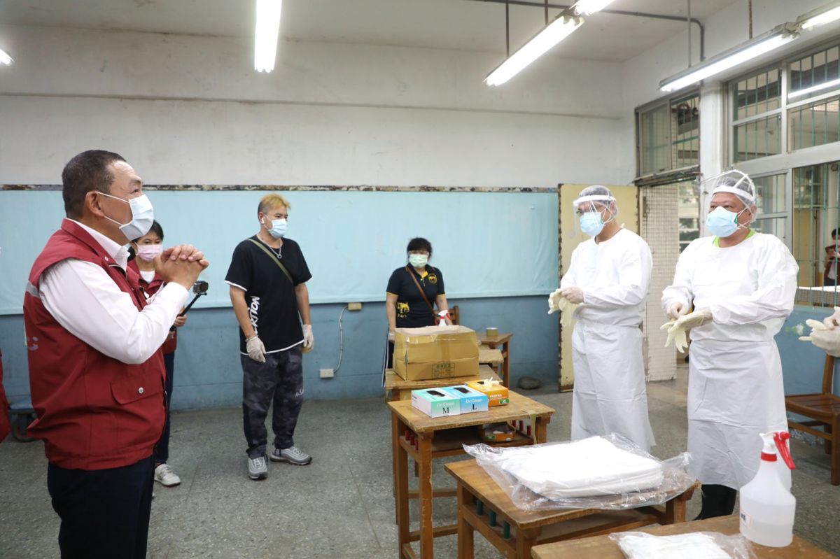 ▲日本捐贈的台灣124萬劑AZ疫苗，今日將抵台；新北市長侯友宜今（4）日受訪時指出，「我們心存感恩」，有疫苗就能讓市民朋友們得到保障。（圖／新北市政府新聞局提供）