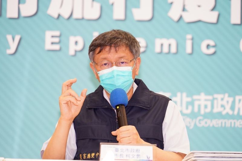 ▲萬華三個快篩站3日陽性率4.4%，台北市長柯文哲認為疫情有被控制，但沒被撲滅。(圖／北市府提供)