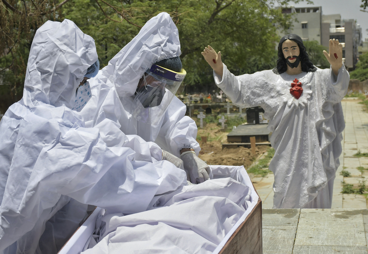 ▲雖然巴西疫情減緩，死亡人數持續下降，最近1個月平均每天仍奪走438條生命。資料照。（圖／美聯社／達志影像）