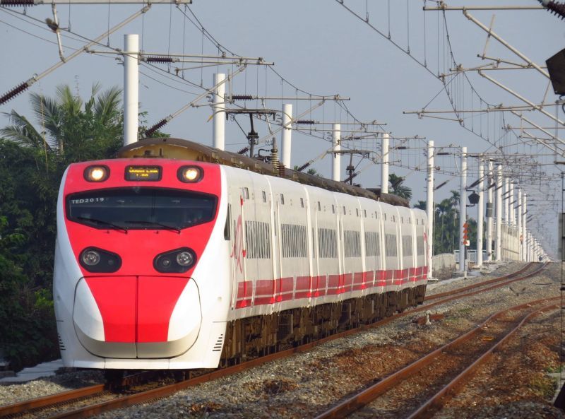 ▲台鐵表示，東部幹線及南迴線列車，將自晚間7時起，陸續恢復營運。（示意圖/台鐵提供）