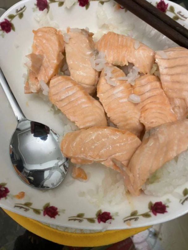 ▲豈料竟天生魚片竟然被媽媽拿去蒸了。(圖/翻攝自《Dcard》)