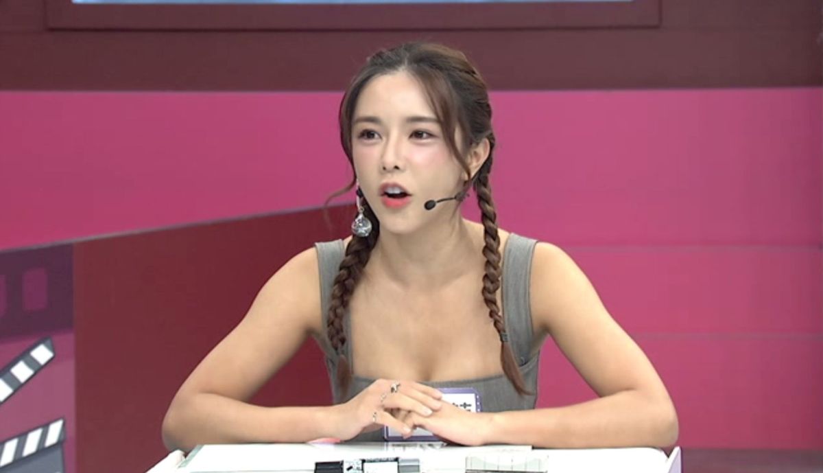 ▲巫苡萱誤闖男廁機智化解窘境。（圖／中天綜合台提供）