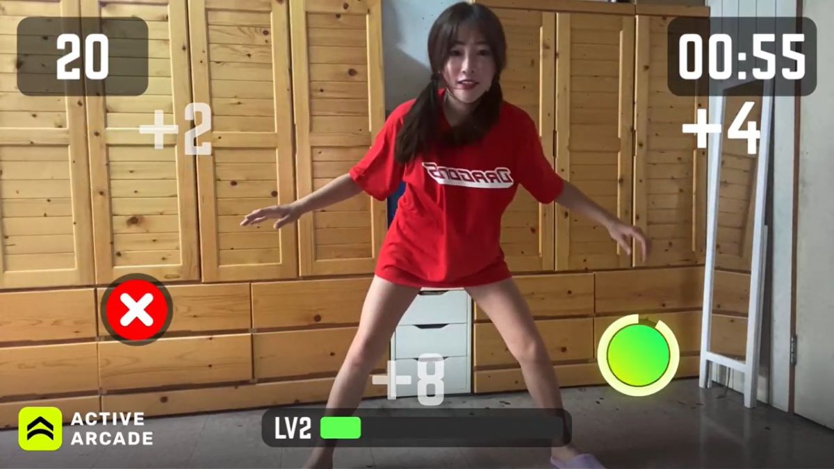 ▲味全龍隊小龍女Chris、心璇挑戰防疫小遊戲。（圖／味全龍提供）