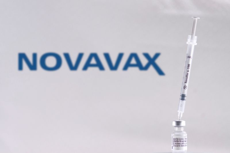 ▲Novavax疫苗通過食藥署審查，適用於18歲以上成人。示意圖。（圖／美聯社／達志影像）