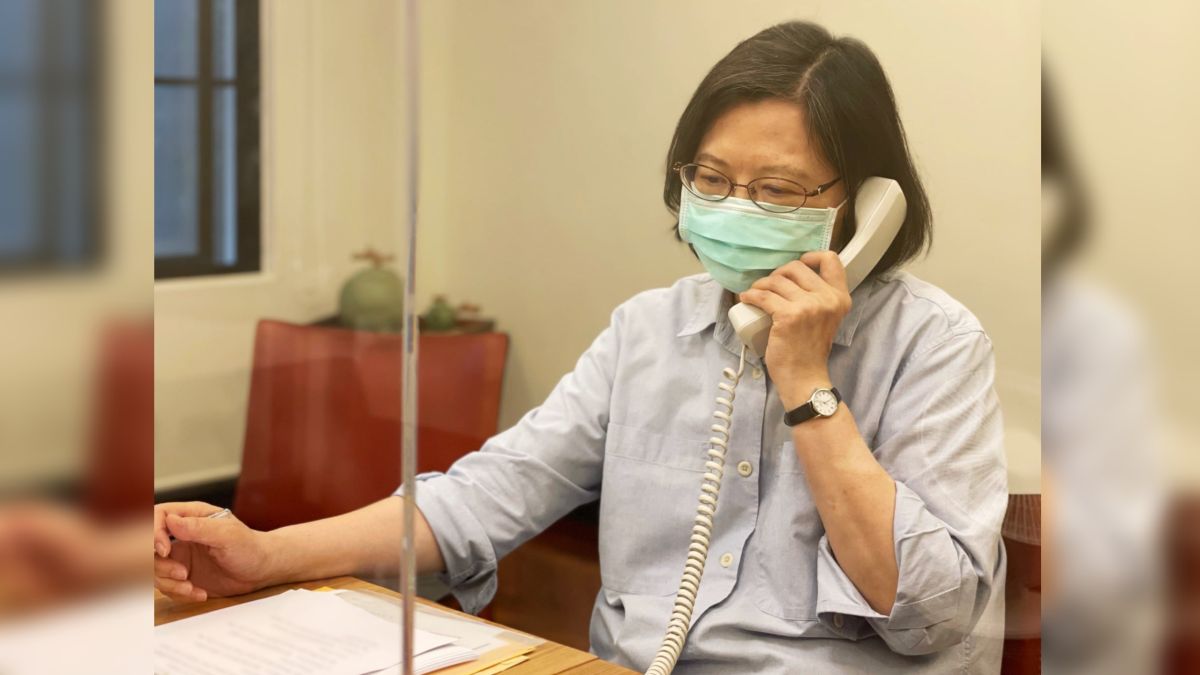 ▲總統蔡英文5日致電竹縣、竹市及苗栗縣、新北市等縣市首長。（圖／翻攝自張惇涵臉書）