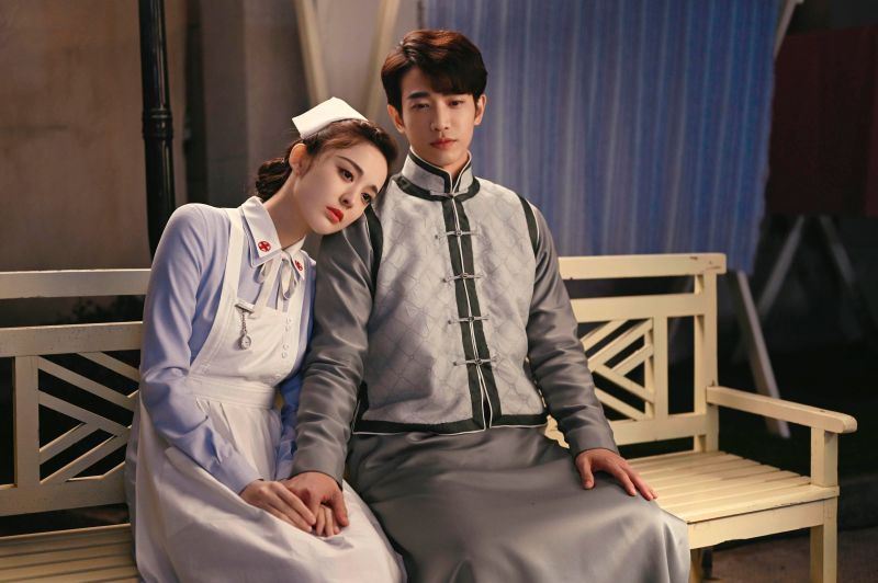 ▲娜扎(左)在劉以豪眼中是美過頭的仙女。(圖/LiTV、劉以豪工作室提供)