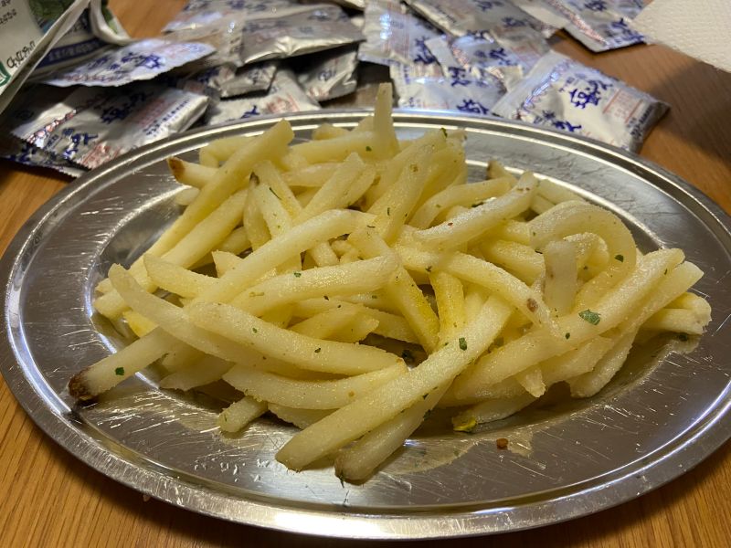 ▲原PO解釋,這個口味的調味粉包有在日本單獨售出,並不是買整碗泡麵。(圖/翻攝自《@madaraudon》Twitter )