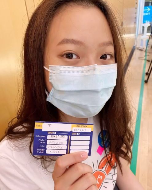 ▲郭靜純女兒打完疫苗。(圖/郭靜純臉書)