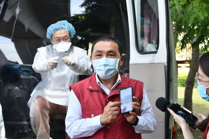 ▲新北市長侯友宜今日特前往樹林區,了解機動篩檢隊的運作情形。(圖/新北市政府新聞局提供)