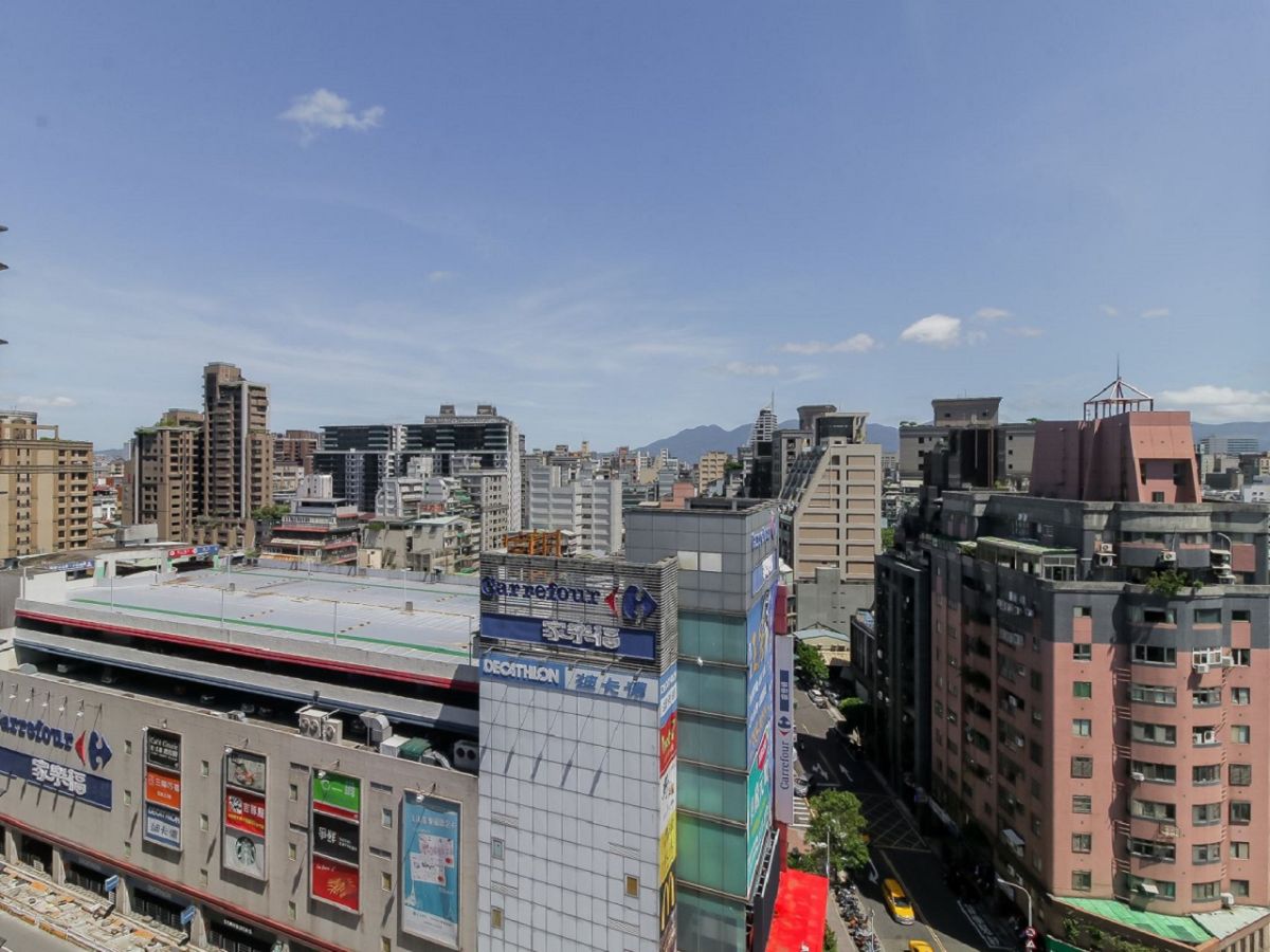 ▲疫情改變國人生活方式，在家自煮風潮興起，量販店也成為不少人購屋時選擇條件。（圖／永慶房仲網提供）