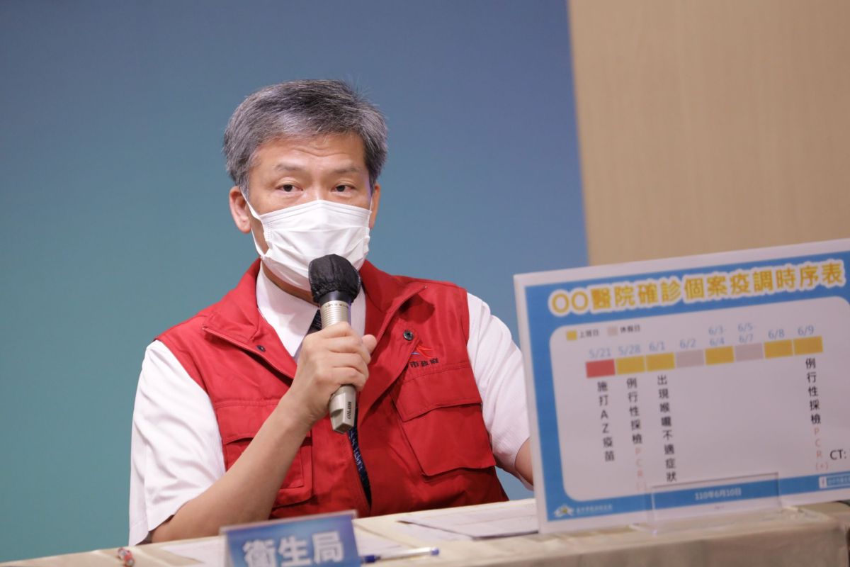 ▲台中市衛生局長曾梓展說明護理師確診，台中市採取最嚴格標準處理這次危機。（圖／市府提供）