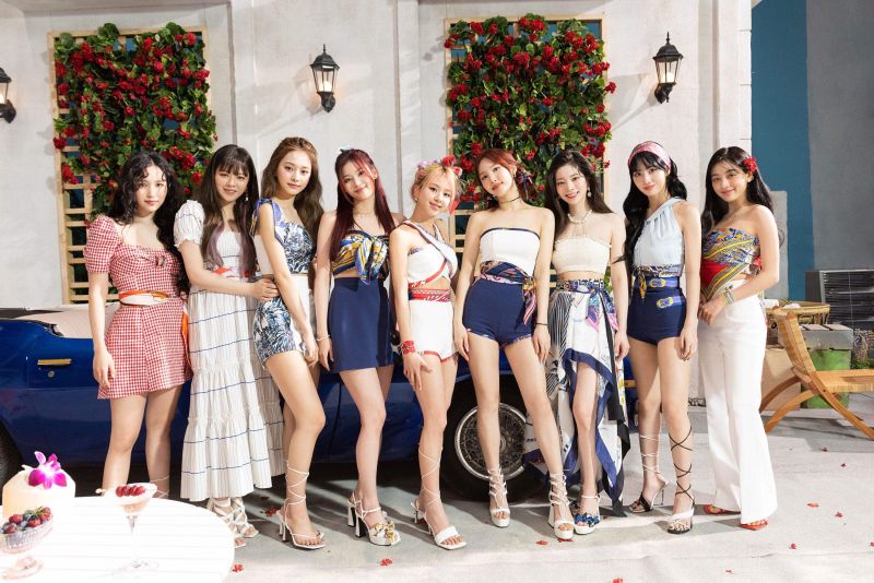 ▲TWICE新曲造型很清涼。(圖/Spotify)