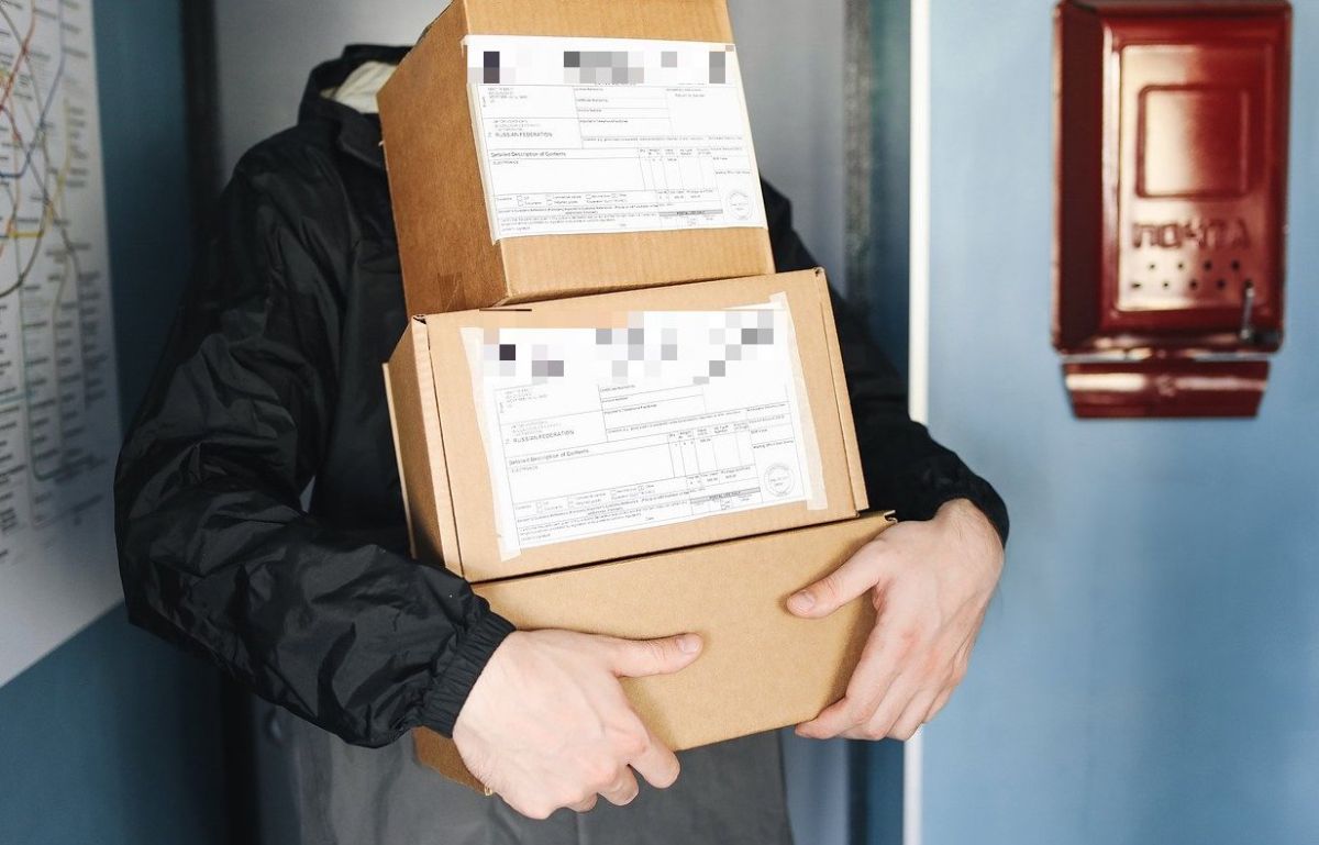 ▲原PO到超商領取「貨到付款」包裹時，店員看了一眼立刻勸阻，並稱「外盒有貼這個應該都是詐騙！」（示意圖／翻攝自Pixabay）
