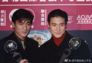 劉德華、張學友曾一起合作演出電影《旺角卡門》。(圖/翻攝微博) ▲劉德華、張學友曾一起合作演出電影《旺角卡門》。(圖/翻攝微博)
