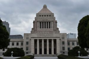日本眾院大選　在野共鬥對決自公政權拚政黨輪替
