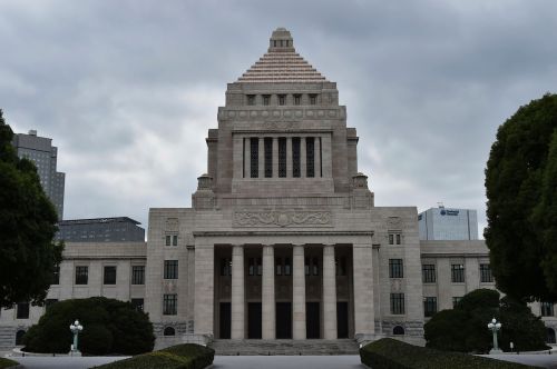 日本執政聯盟將擴大？傳自民黨擬拉攏國民民主黨
