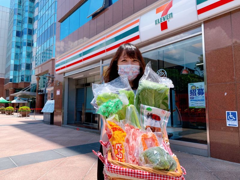 ▲小七超商推出20款備糧食材箱,供民眾疫情期間添購物資。(圖/統一超商提供)