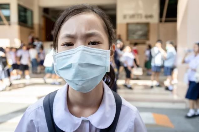 ▲香港政府於10日時表示從今(11)日開始，供應240,000名12歲至15歲的香港公民接種。（示意圖／Shutterstock）