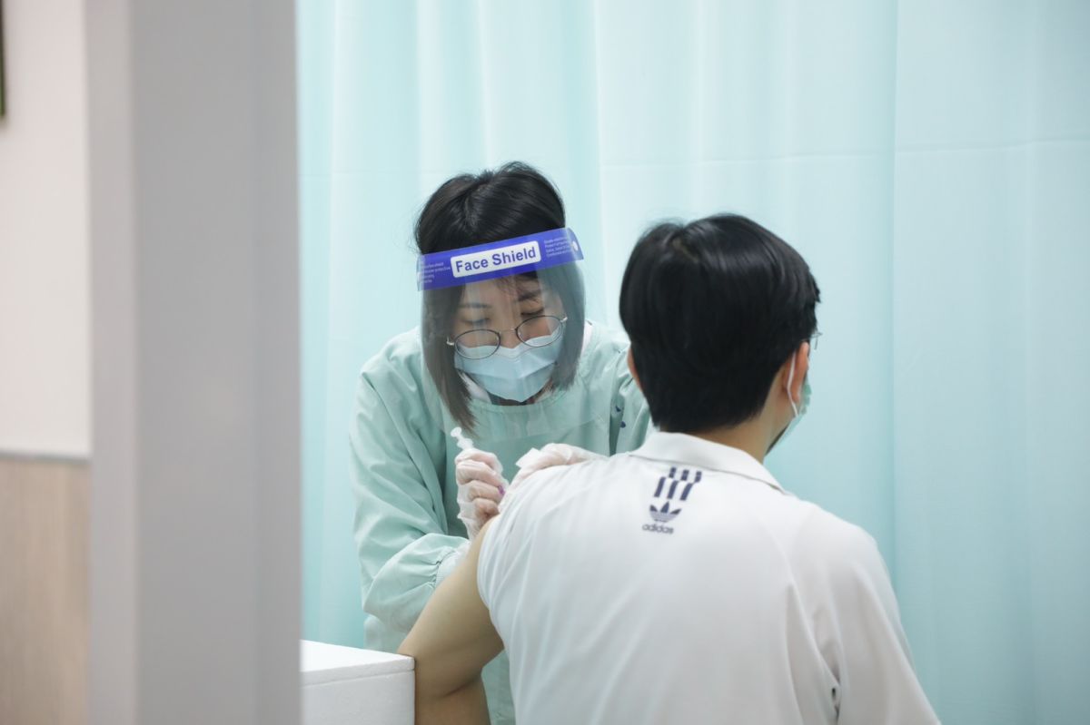 ▲今(13)日起一連兩天開放第一至五類人員預約疫苗施打(圖／市政府提供2021.6.13)