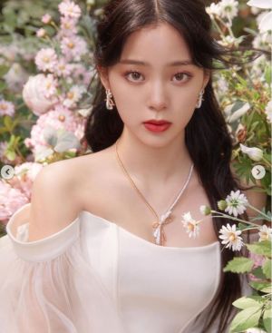 ▲歐陽娜娜仙女造型備受好評。(圖/翻攝歐陽娜娜IG) ▲歐陽娜娜這兩年在中國大陸的評價「雪崩式暴跌」。(圖/翻攝歐陽娜娜IG)