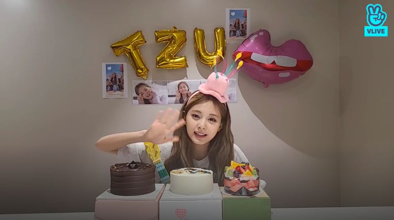 ▲子瑜慶祝22歲生日。（圖／VLIVE）