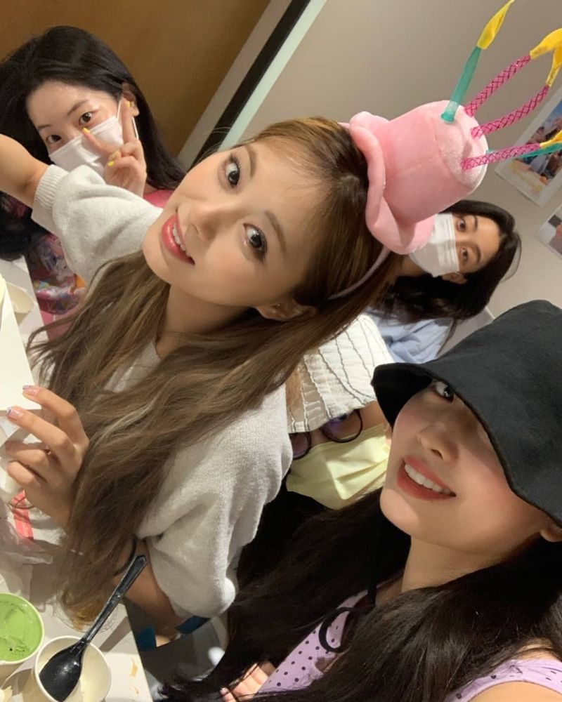 ▲▼MOMO跟志效曬出多張子瑜私生活美照。(圖/TWICE