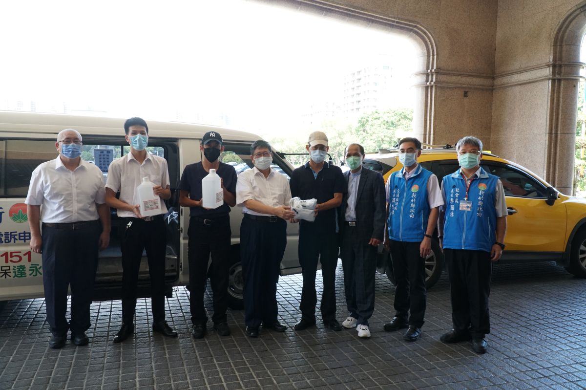 ▲新竹縣政府因應竹竹苗防疫作戰聯盟戰力部署，倍增防疫專車量能。（圖／新竹縣政府提供）