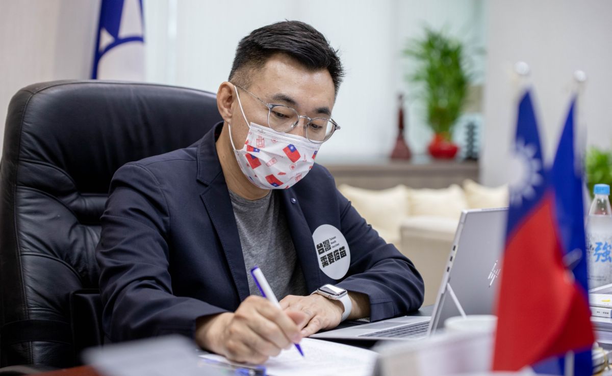 ▲國民黨主席江啟臣今（15）日與勞工團體視訊座談，勞團提出提高勞工紓困貸款額度、疫苗施打副作用補償等建議。（圖／國民黨提供）