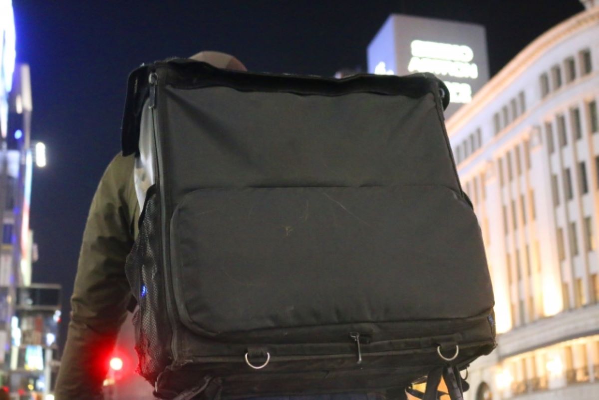 ▲外送員在疫情期間仍舊努力上工，為民眾領取餐點送到家。（示意圖／翻攝photoAC）