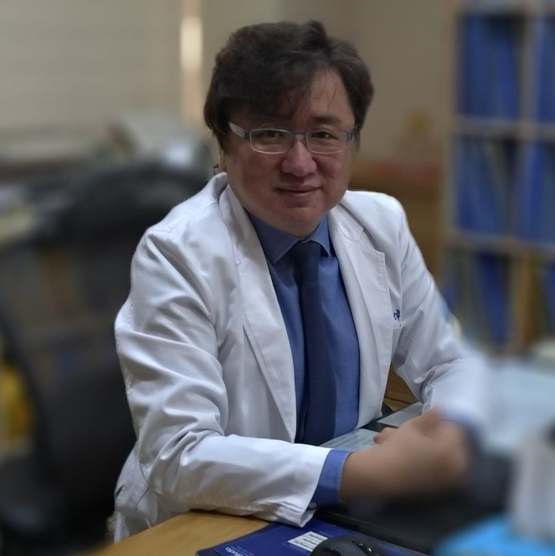 ▲黃偉俐醫師提醒「無症狀、傳染力強,還不自知的感染者」要特別小心。(圖/翻攝自黃偉俐臉書)