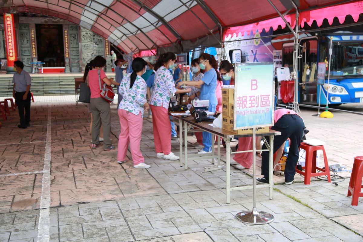 ▲中市府成立「龍井前進指揮所」設置巧聖先師廟、龍井區公所兩處快篩站(圖／市政府提供2021.6.17)