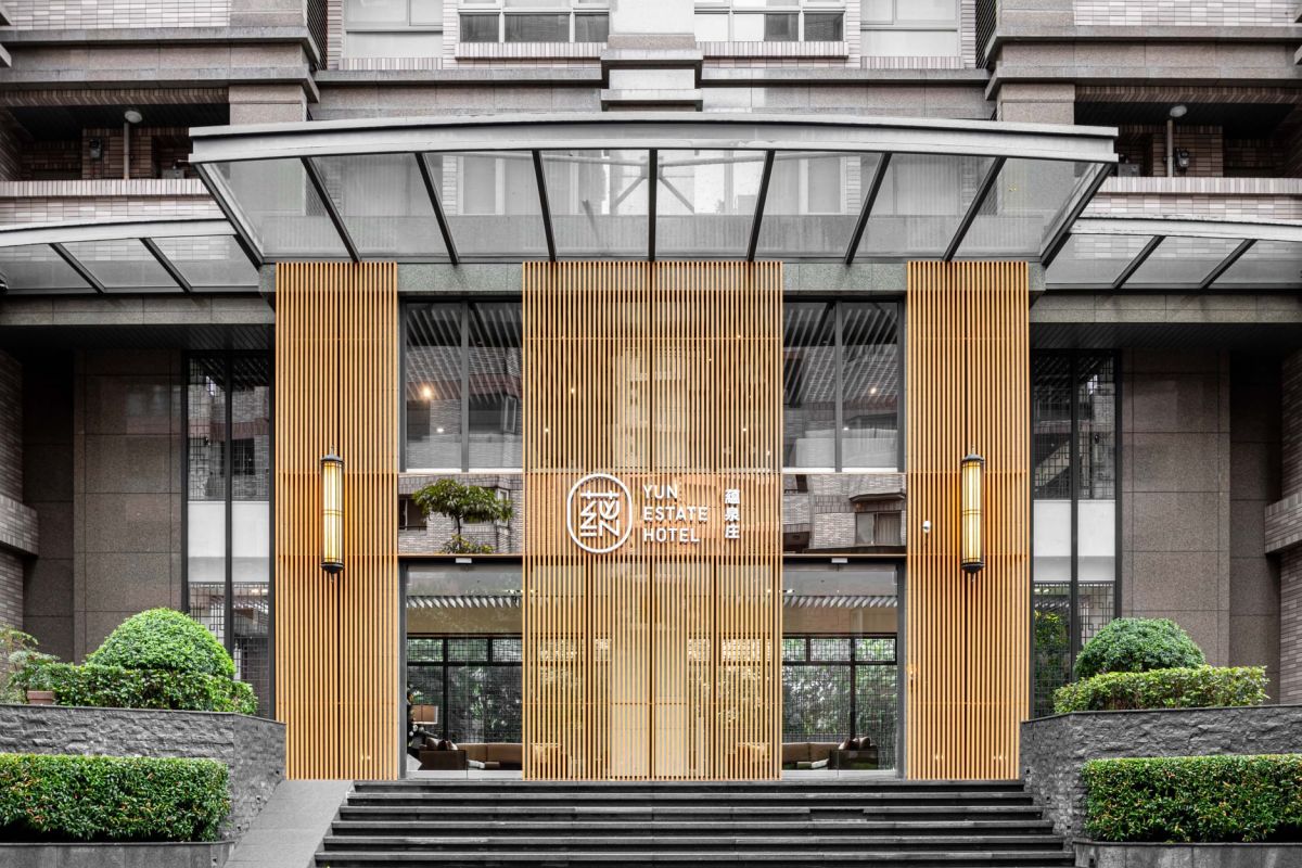 ▲新北淡水區的「蘊泉庄旅館」加入防疫旅館，卻發生「混居」的情況；遭新北市觀旅局重罰50萬、解除防疫旅館資格，並勒令停業1個月接受調查。（圖／擷取蘊泉庄臉書）