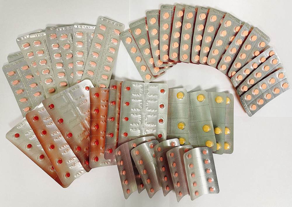 ▲民眾手術前應向醫師說明是否服用抗凝血劑，以避開潛在風險。照片為抗凝血藥物示意圖（圖／奇美醫學中心提供）