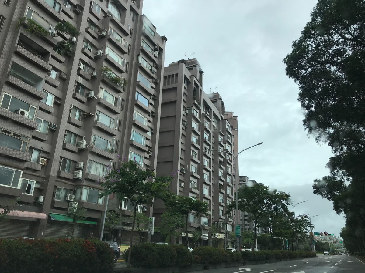 ▲疫情期間若想進場購屋，自身財務狀況、手續辦理時間等，都必須更加審慎評估。（圖／NOWnews資料照片）