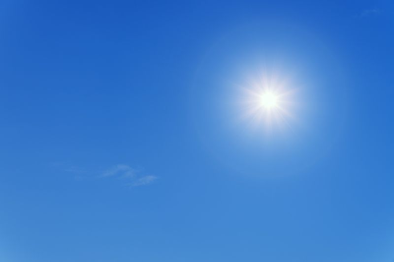 ▲天氣愈來愈熱,不少人敵不過室外高溫,紛紛躲在室內吹冷氣,對住在頂樓加蓋的民眾,更是一大考驗,對此,就有神人分享6招降溫撇步。(示意圖/取自pixabay)