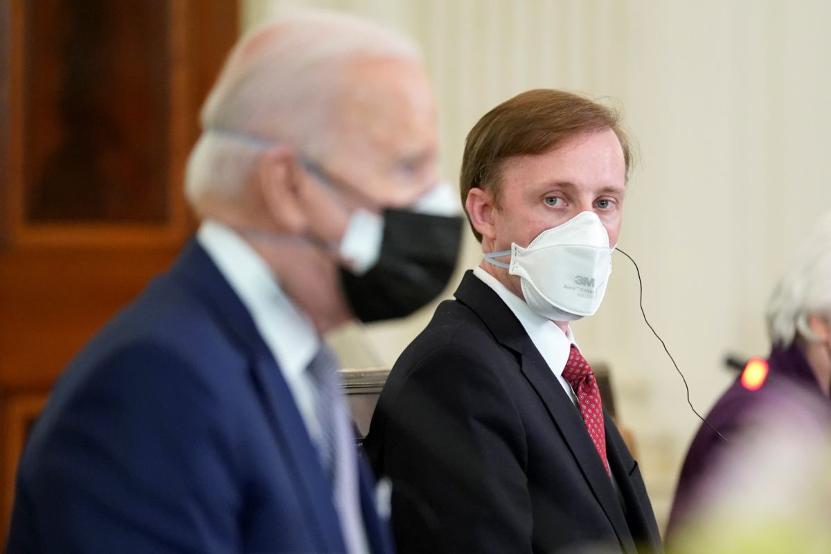 ▲美國國家安全顧問蘇利文(右)20日表示，民主世界普遍盼望北京配合新冠疫源調查，如果北京拒絕，恐被國際社會孤立。資料照。（圖／美聯社／達志影像）