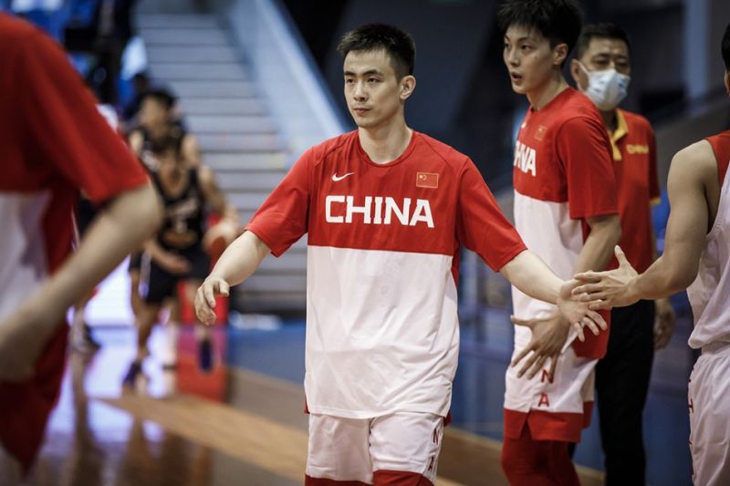 ▲中國隊趙繼偉跟中華隊李漢昇等人發生衝突(圖/FIBA提供)