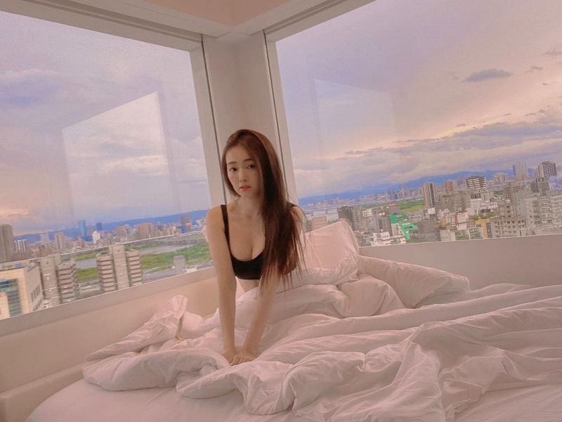 ▲▼丫頭花4年就成為7家公司的老闆娘,手搖飲版圖更擴及全球。(圖/詹子晴IG)