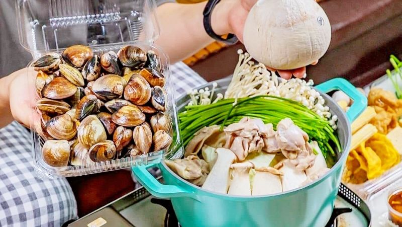 ▲活動廣納超過200家店家,當中不乏知名連鎖餐飲品牌、巷弄小吃、在地老味、夜市美食等。(圖/高市府觀光局提供)