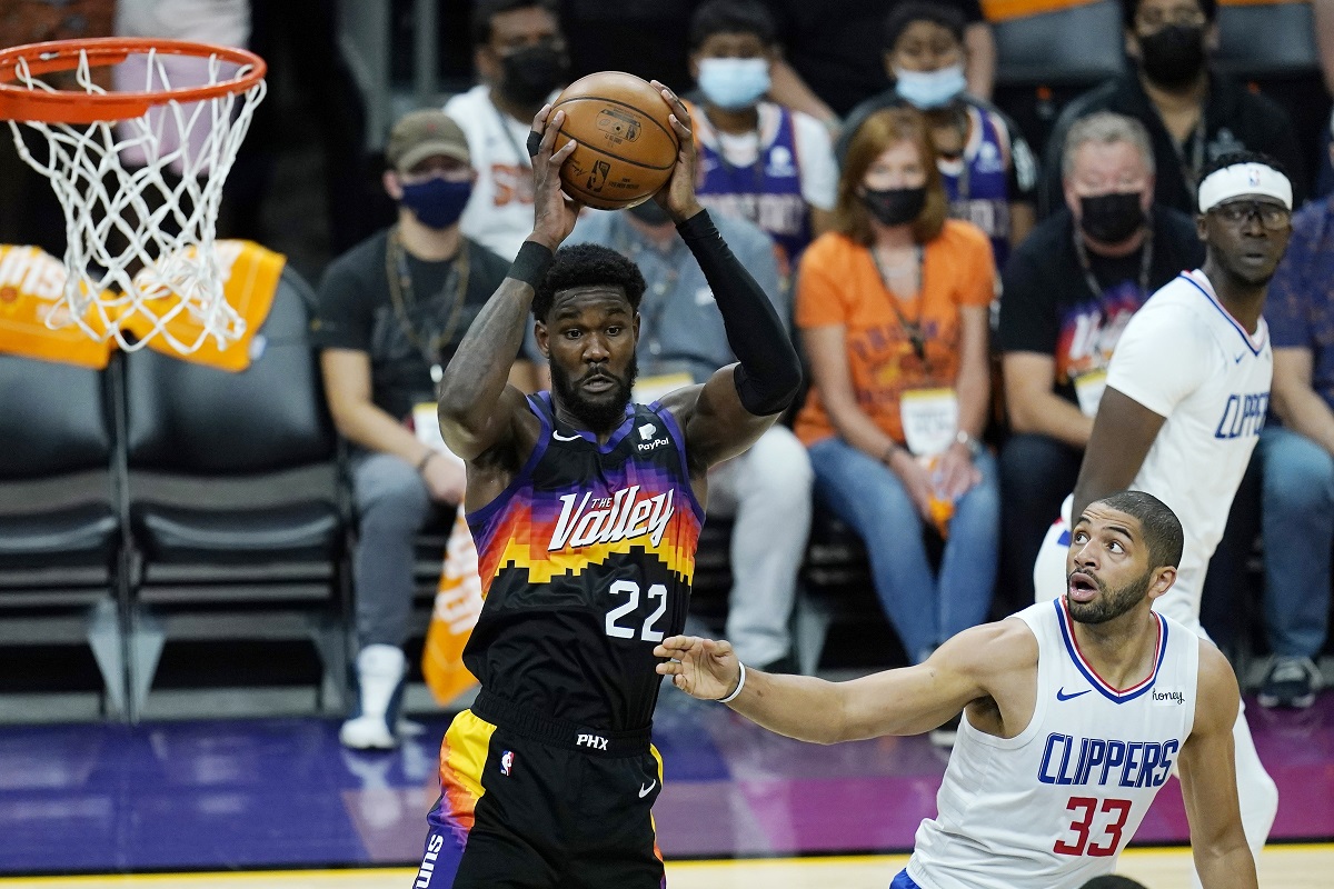 ▲太陽狀元郎Deandre Ayton灌籃反超比分，準絕殺快艇。（圖／美聯社／達志影像）