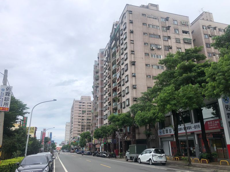▲位於桃園藝文特區的寶慶路,有許多屋齡高的社區大樓,房價親民。(圖/NOWnews資料照片)