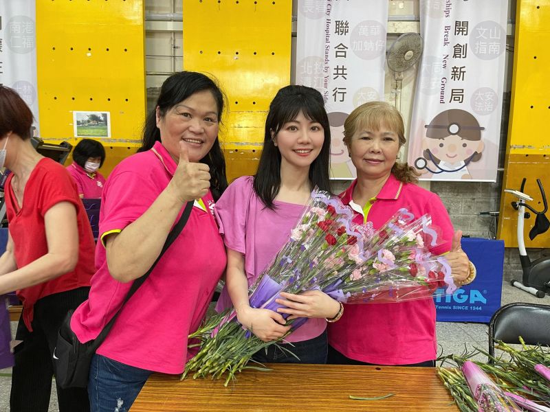 ▲高嘉瑜基層走得勤,即使在黨內不屬任何派系,仍在多次選舉中開出漂亮成績。(圖/翻攝自高嘉瑜臉書)