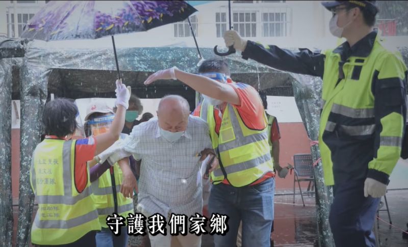 ▲台灣防疫三級警戒延長到7月12日，網紅486先生也發布一支獻給所有防疫第一線醫護軍警消人員的暖心歌曲，讓不少網友看完也感動落淚。（圖／翻攝自486先生臉書）