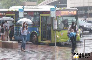 ▲氣象局針對璨樹颱風雨區擴散做出最新預報。（圖/NOWnews攝影中心）