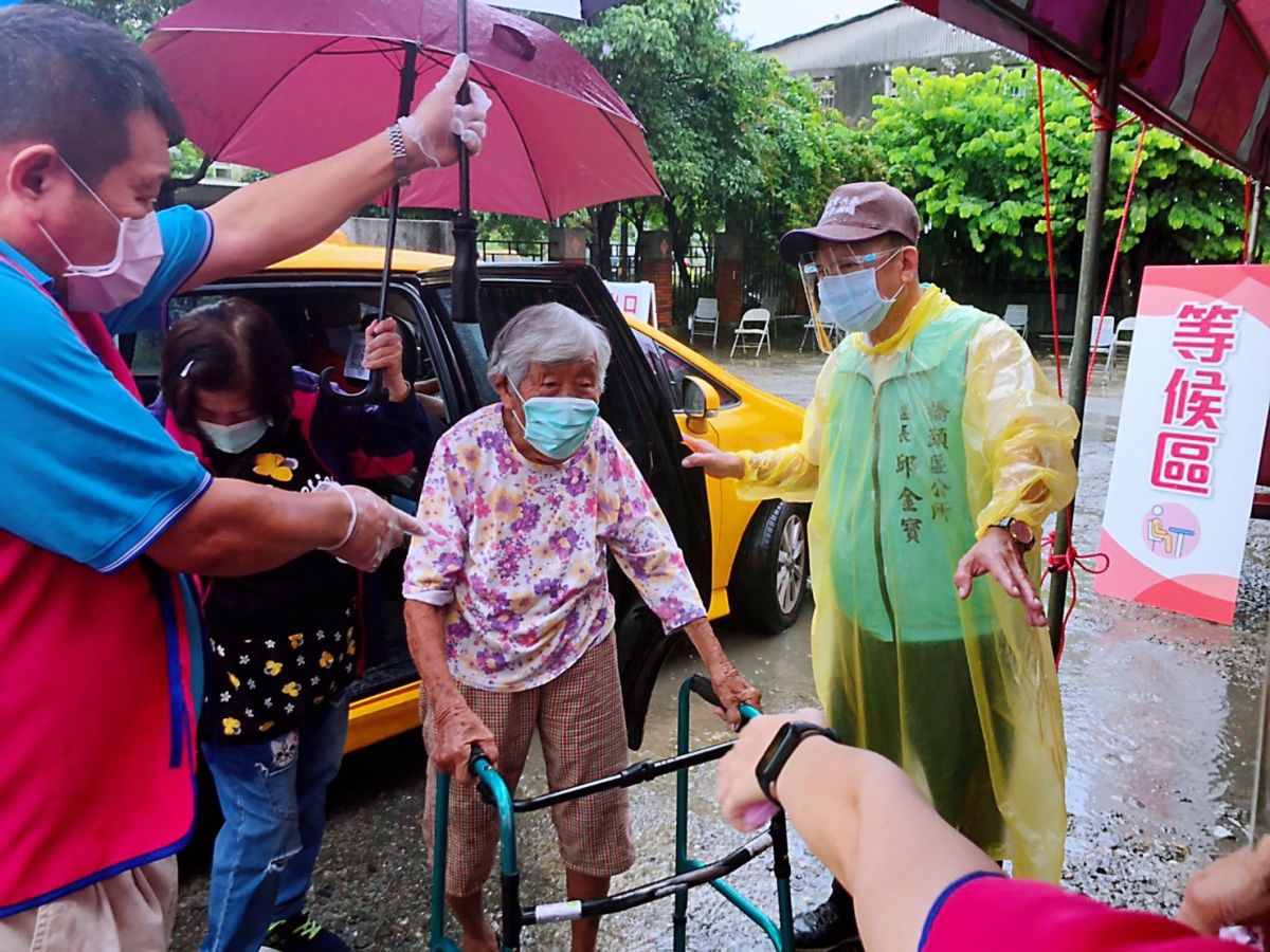 ▲高市府感謝默默付出的891位基層里長，成為社區防疫最強而有力的堅強後盾。（圖／高市府民政局提供）
